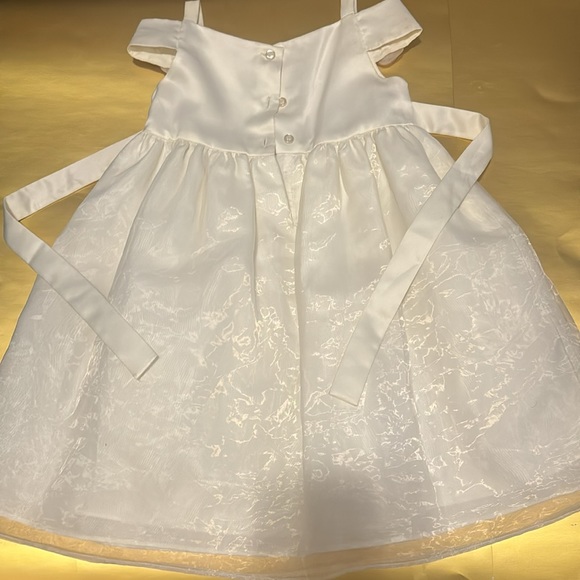 Easter Dress 3t egg shell white, pink & white floral accent - Picture 2 of 5